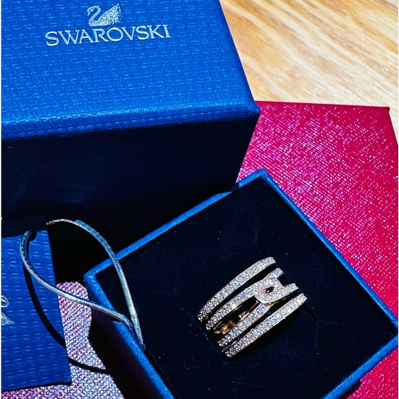 SWAROVSKI RING IN ROSE GOLD - Picture 3 of 7